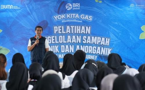 BRI Gelar Pelatihan Kelola Sampah di Area Sirkuit Mandalika 