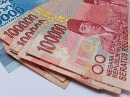 Rupiah Melemah 2,27 Persen dalam Sepekan, Tertekan Konflik Timur Tengah