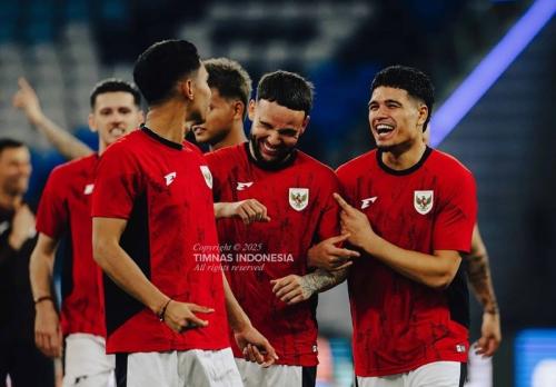 Patrick Kluivert Optimistis Timnas Indonesia Bisa Lolos Langsung ke Piala Dunia 2026